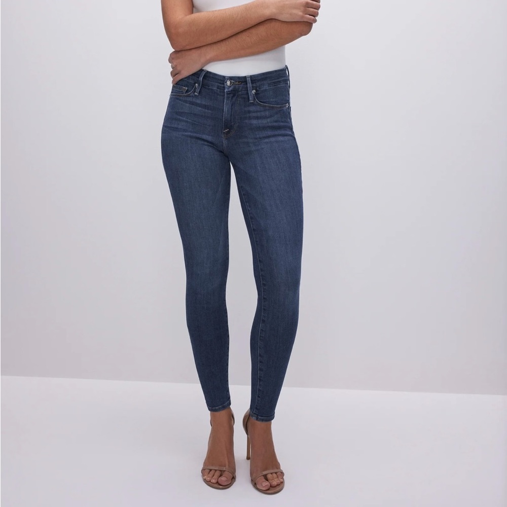 Good American GOOD LEGS SKINNY JEANS